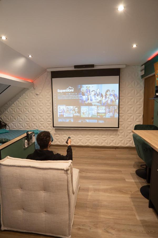 Capsule Color Deluxe Balneo I Ecran Home Cinema I Console De Jeux Trith-Saint-Leger Luaran gambar