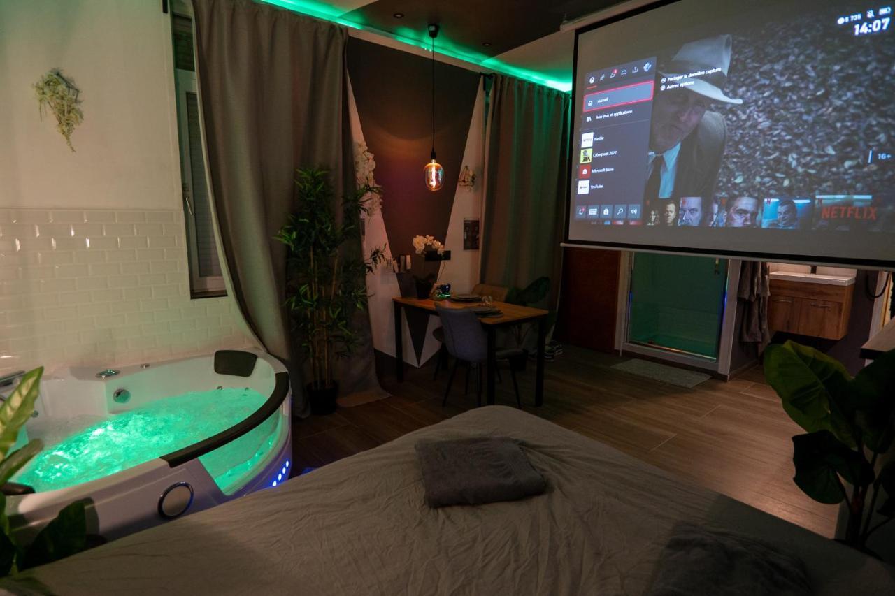 Capsule Color Deluxe Balneo I Ecran Home Cinema I Console De Jeux Trith-Saint-Leger Luaran gambar