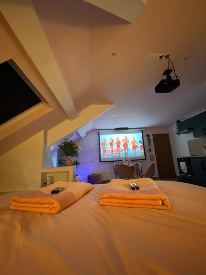 Capsule Color Deluxe Balneo I Ecran Home Cinema I Console De Jeux Trith-Saint-Leger Luaran gambar