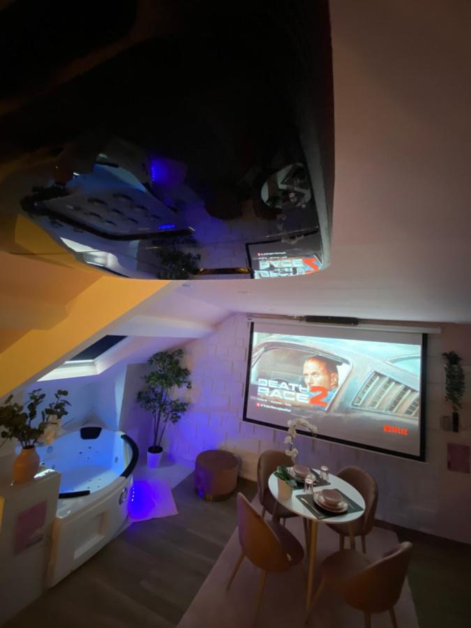 Capsule Color Deluxe Balneo I Ecran Home Cinema I Console De Jeux Trith-Saint-Leger Luaran gambar